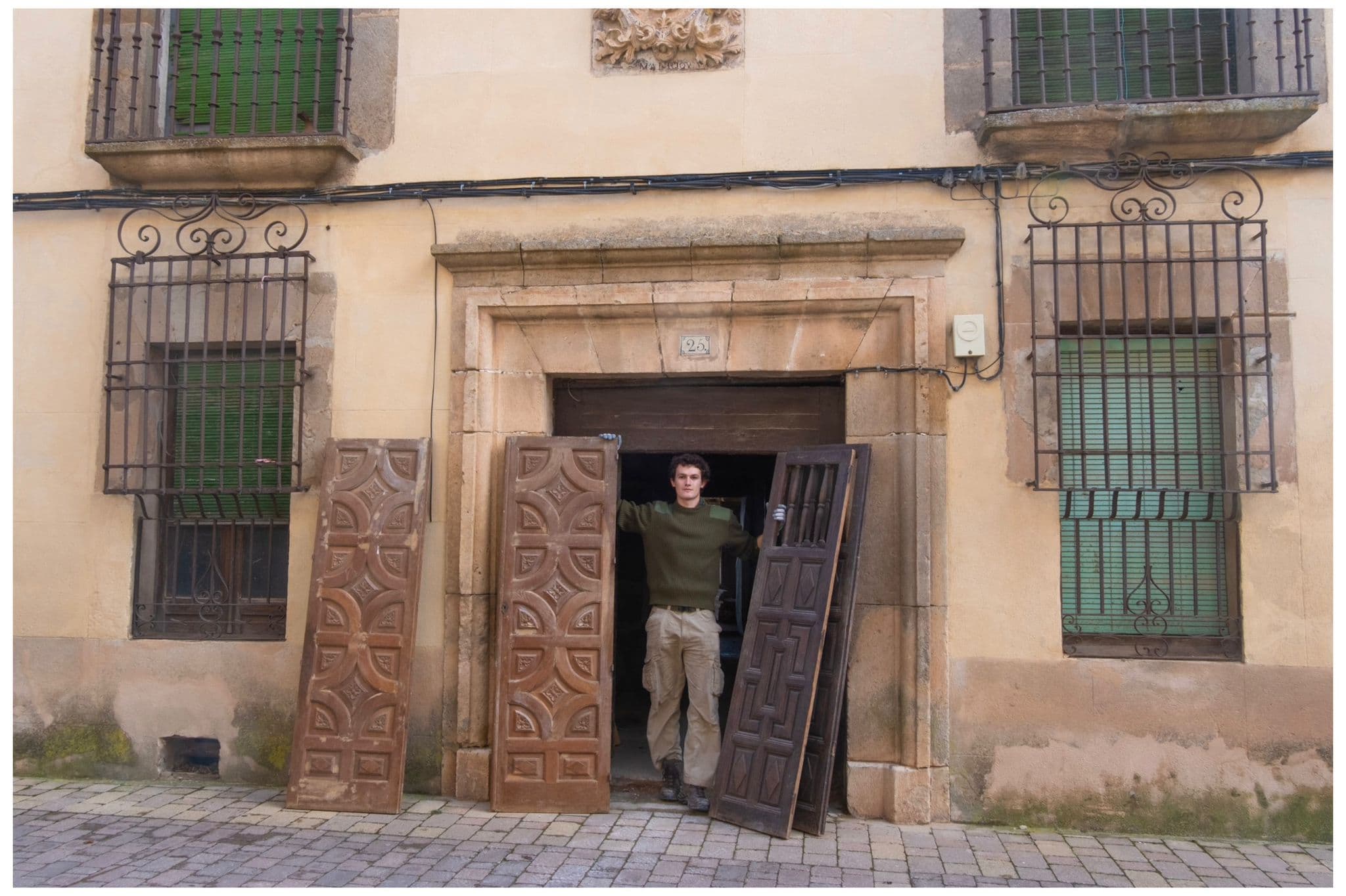 Portantica — sourcing antique doors